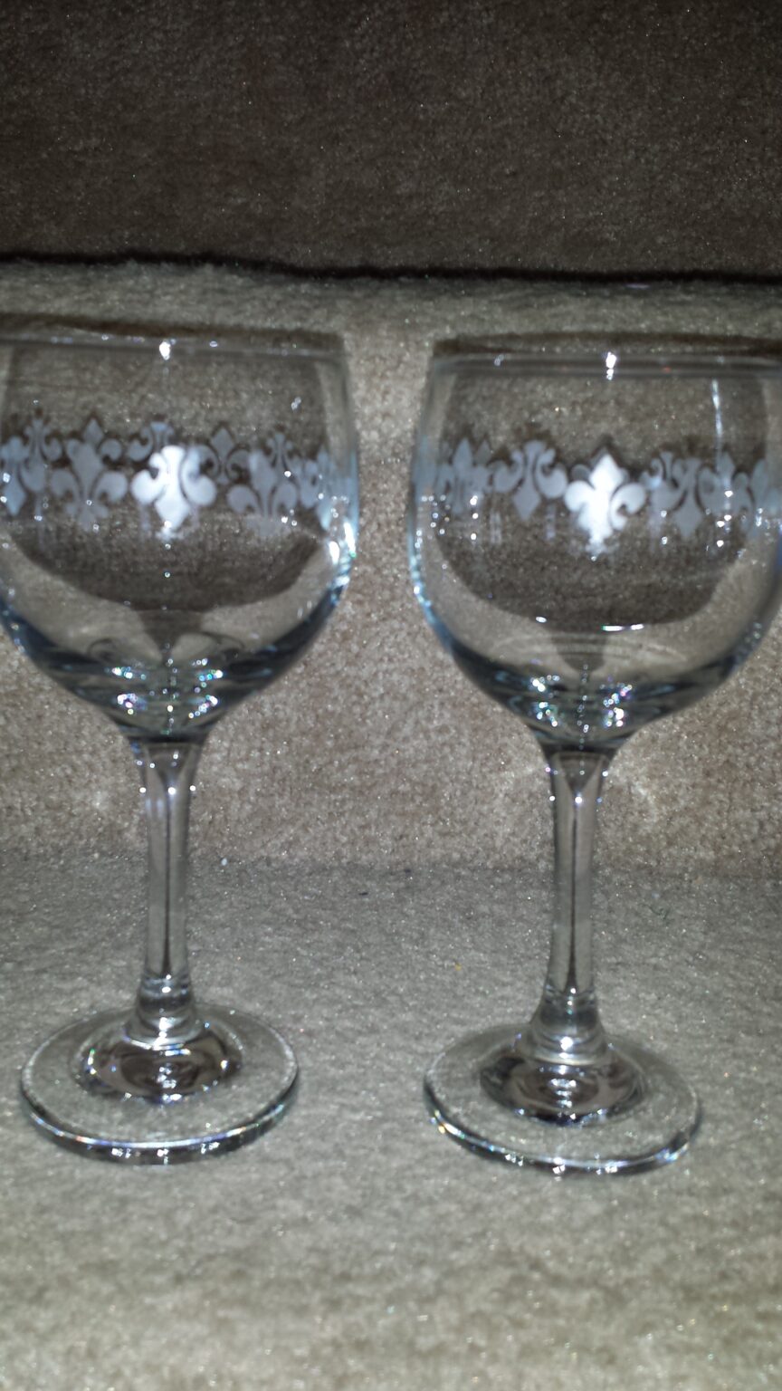 30 Beautiful Classic Wine Glasses