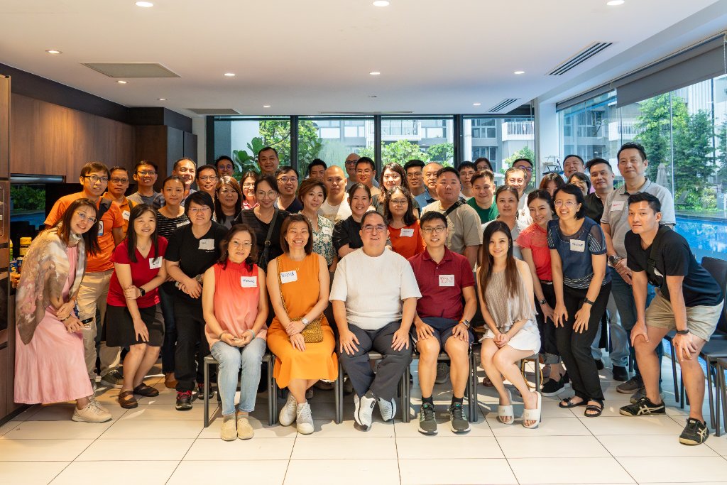 Dougles Chan with a large group of Qi Men Dun Jia students at a community gathering